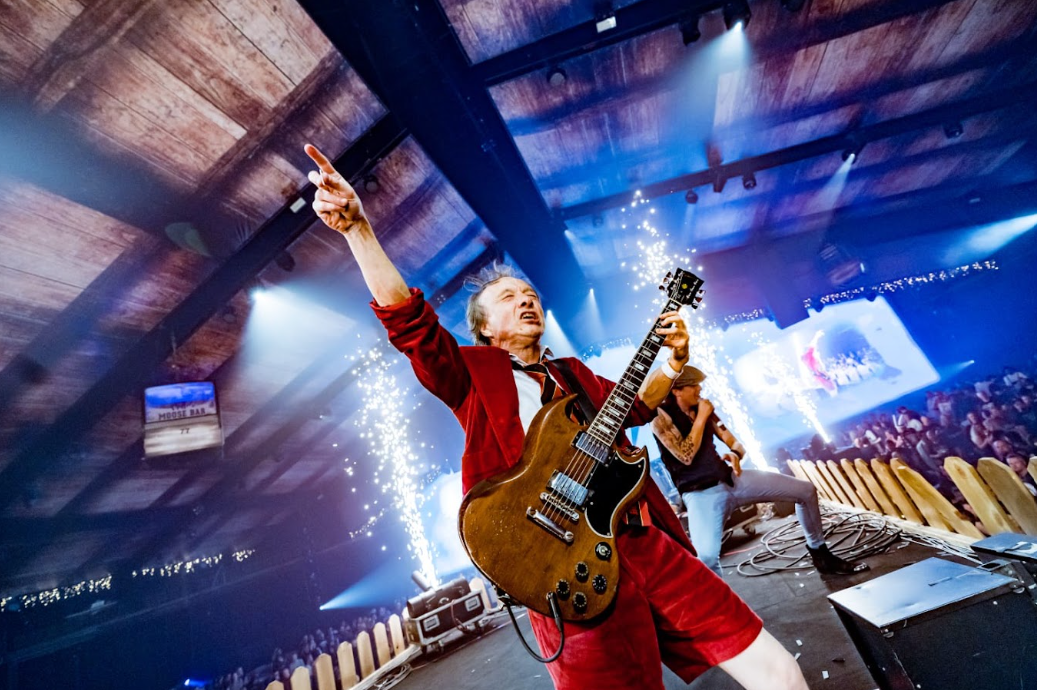 Angra e AC/DC UK comandam o fim de semana de rock no Tokio Marine Hall